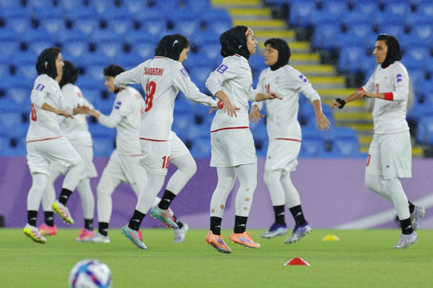 Două jucătoare iranience din națională au dispărut și cinci au cerut azil în Australia