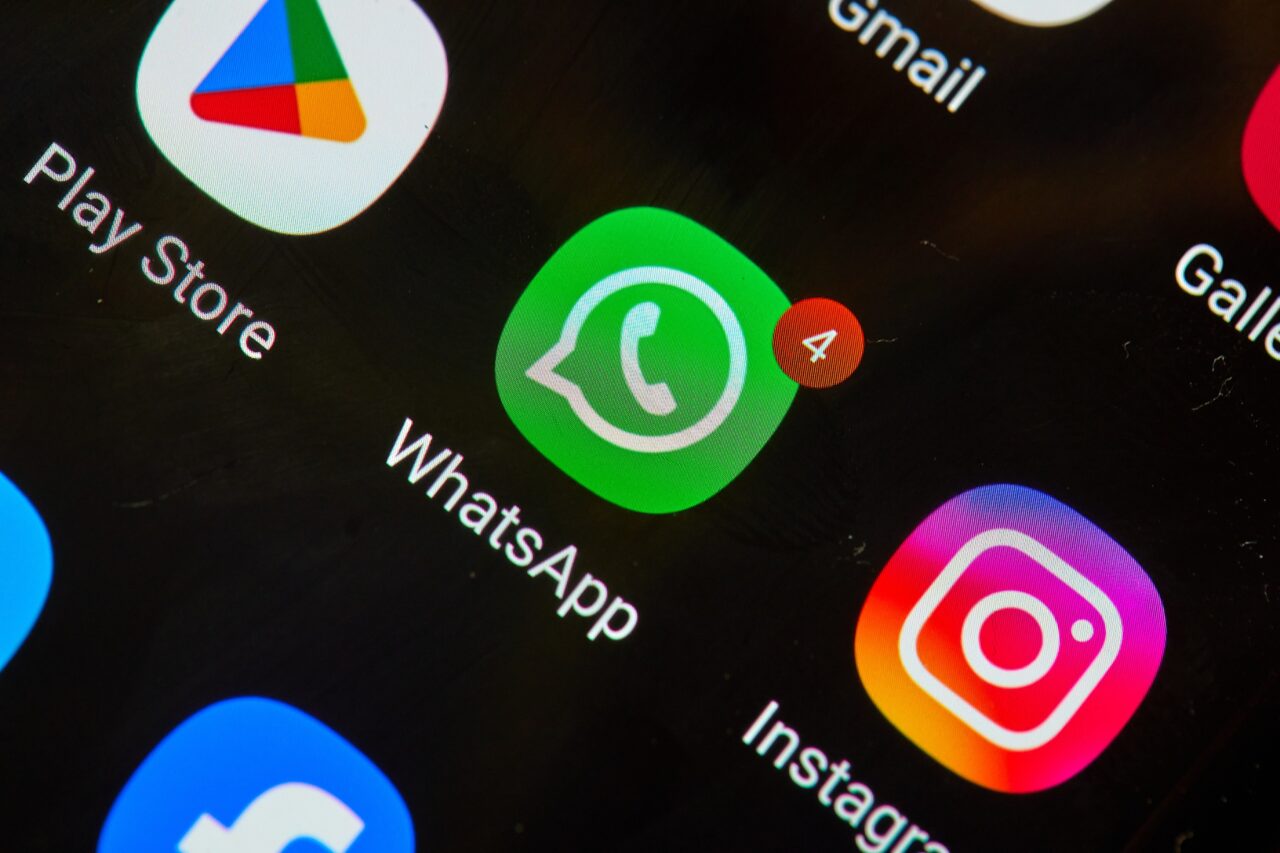 cum-te-poti-apara-de-bombardametunl-spam-al-inteligentei-artificiale?-las-o-sa-sune-in-gol!