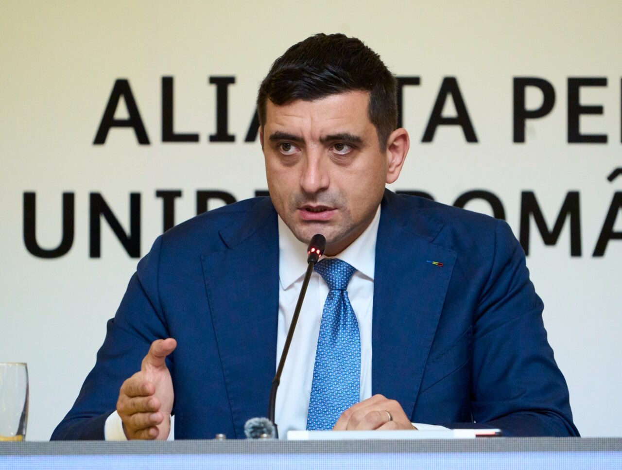 simion,-critic-inaintea-sedintei-din-parlamentul-romaniei-pentru-aprobarea-dislocarii-de-forte-si-echipament-militar-al-sua-pe-teritoriul-romaniei:-nu-avem-incredere-in-conducatorii-mici-pe-care-ii-avem