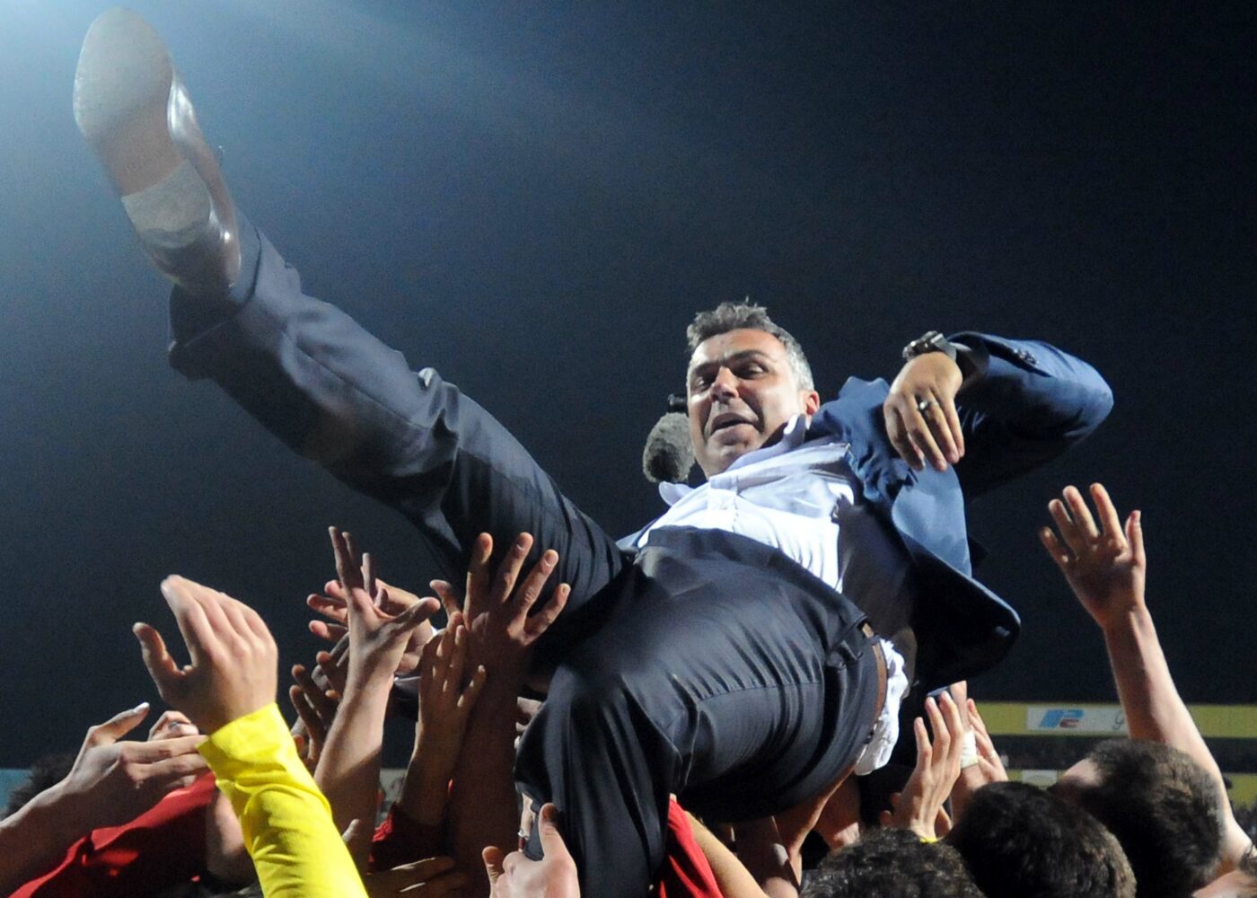 cosmin-olaroiu,-model-pentru-mirel-radoi.-s-a-dus-la-tanase-si-l-a-pus-direct-la-punct:-am-venit-sa-te-bat-in-fiecare-zi-pe-tine!