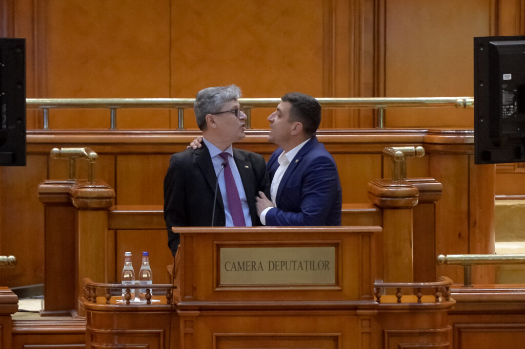 Virgil Popescu acuză pe George Simion de poziție moscovită în votul pentru echipamentele americane