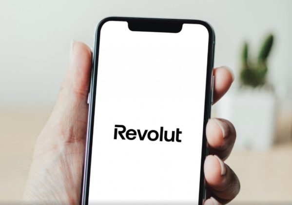 Revolut primește licență completă în Marea Britanie după ani de așteptare