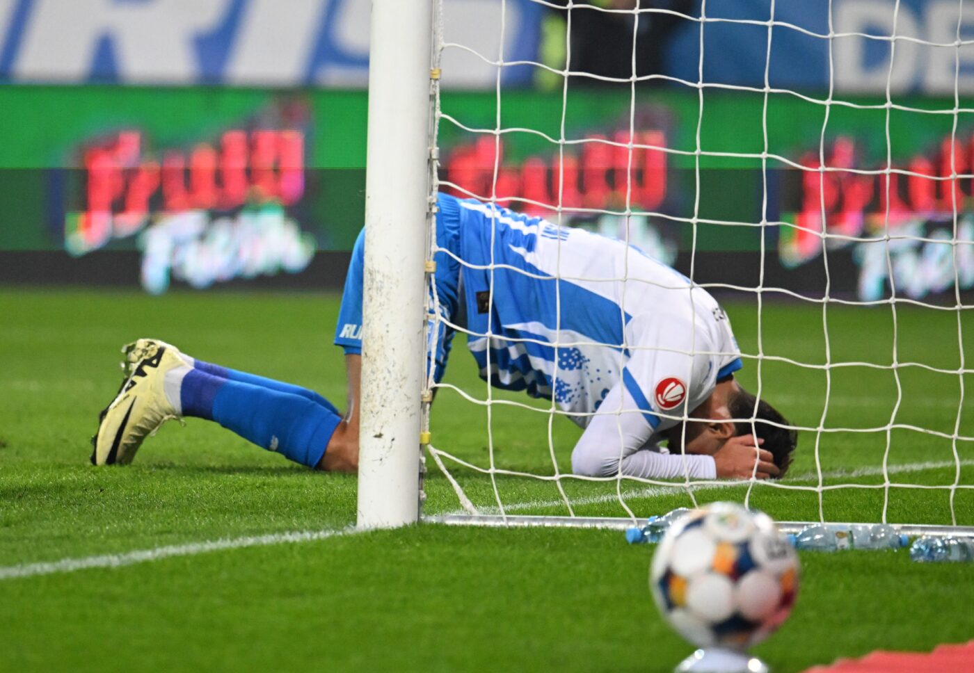 faza-controversata-in-universitatea-craiova-fc-arges.-gol-anulat-oltenilor:-var-a-confirmat-decizia-arbitrilor!