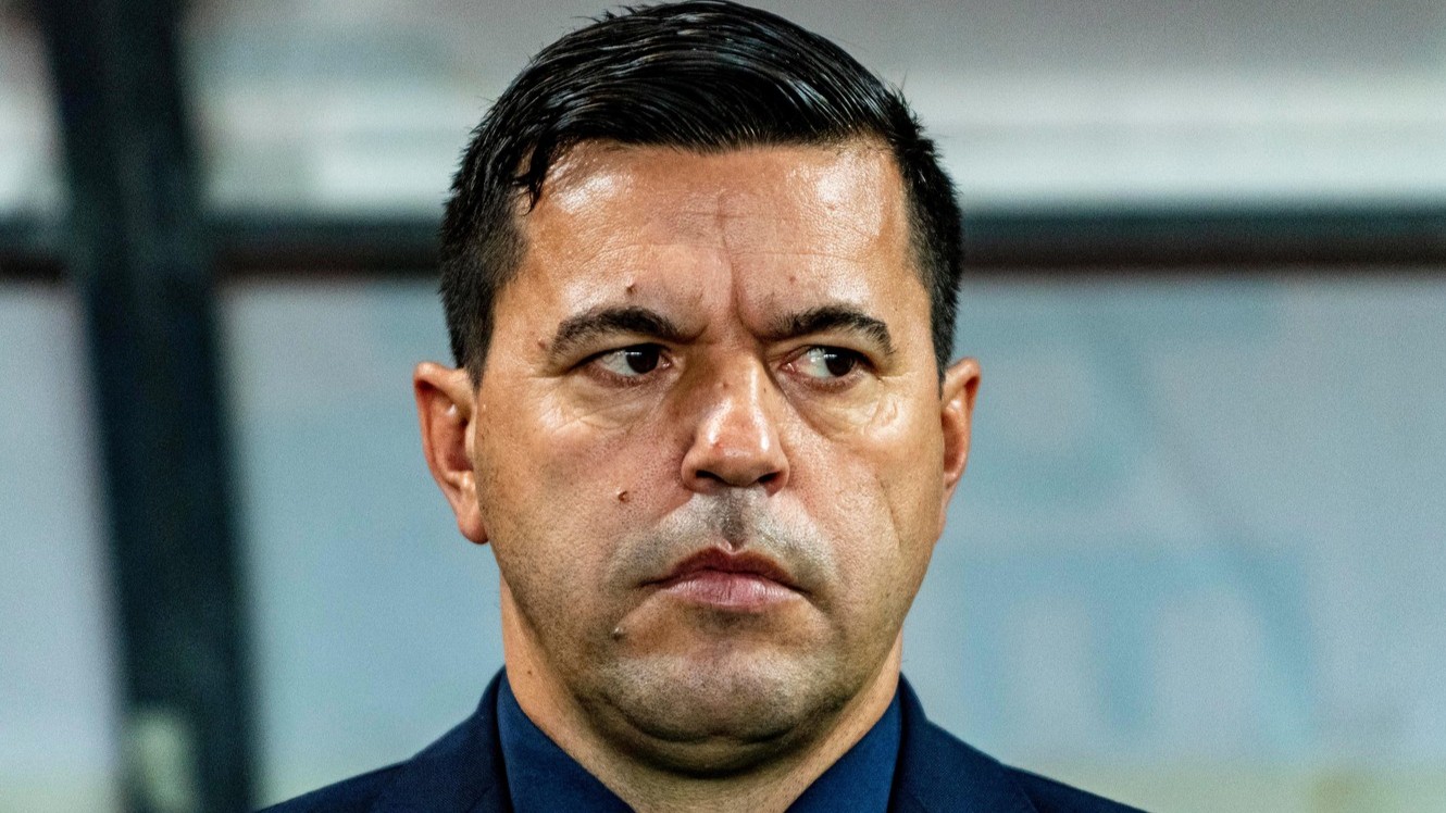 cosmin-contra-dezvaluie-ce-a-vazut-in-camera-lui-cristi-chivu-si-bogdan-lobont:-nu-pot-sa-spun-tot-ce-stiu-despre-ei.-se-mai-ducea-si-mutu