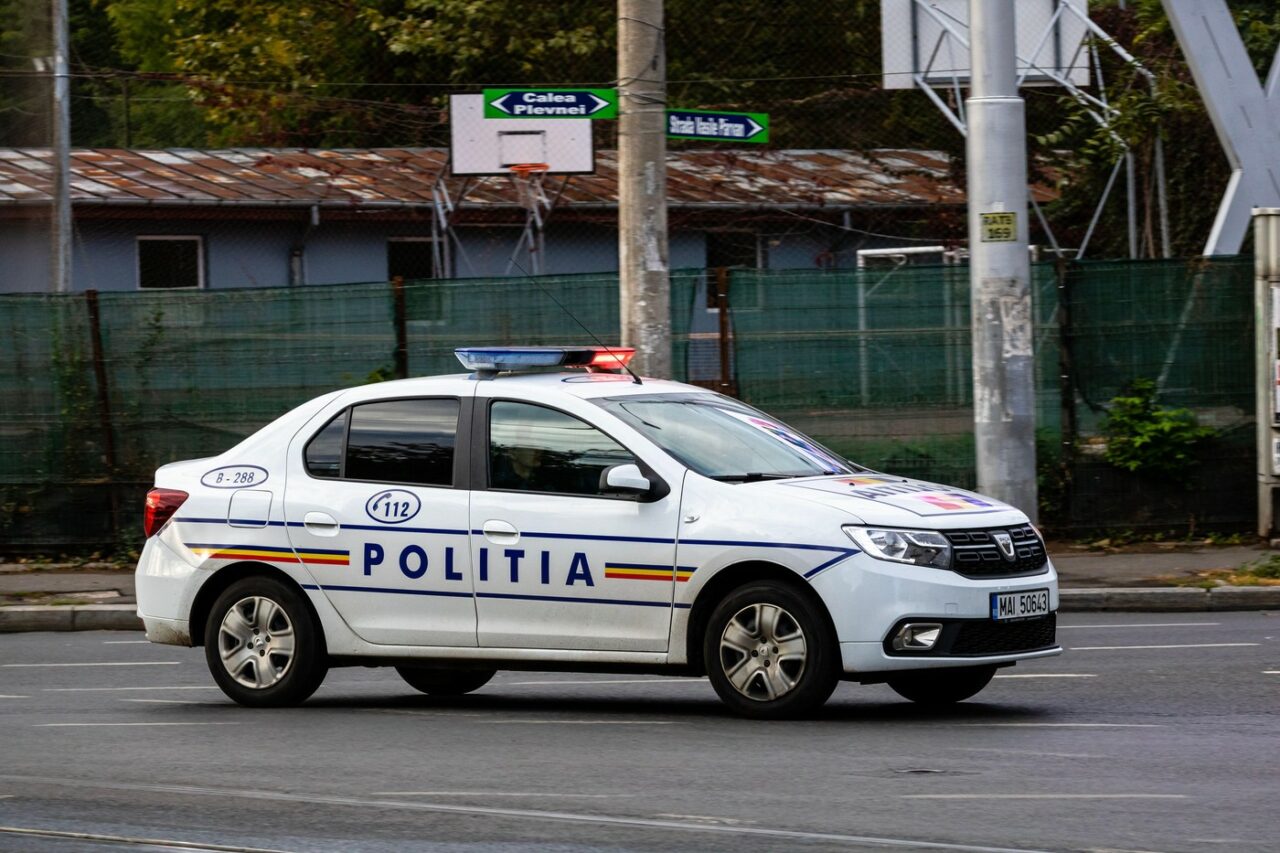 prostituata-din-bihor,-obligata-la-munca-in-folosul-comunitatii.-a-furat-portofelul-unui-client-pe-care-l-a-dus-intr-o-casa-parasita