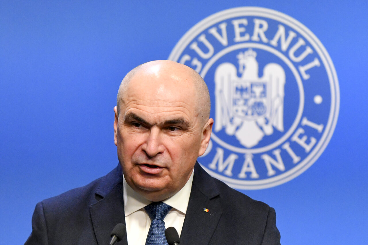 Premierul Bolojan despre posibilitatea ca românii să circule cu mașina doar cinci zile pe săptămână