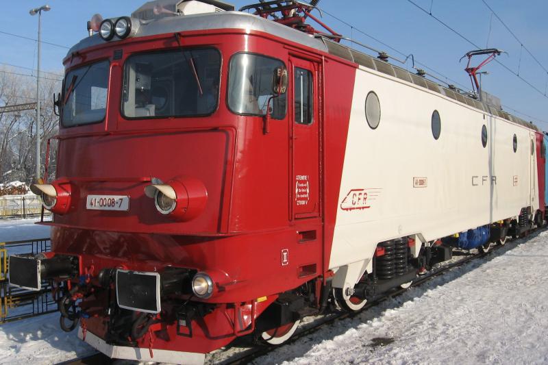 trafic-feroviar-temporar-suspendat-in-timis-o-locomotiva-a-unui-tren-de-calatori-a-deraiat-pe-traseul-holdea-–-margina.-nu-sunt-victime