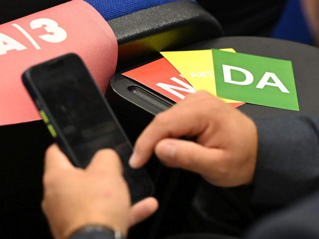 alegerile-frf-sunt-livetext-pe-prosport.-razvan-burleanu-candideaza-pentru-un-nou-mandat,-cu-o-opozitie-aproape-inexistenta