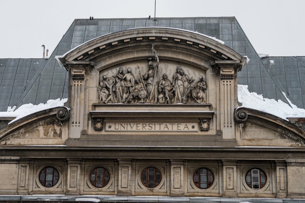 Cadre didactice din București protestează împotriva eliminării unor programe educaționale