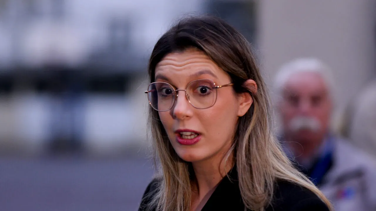 diana-buzoianu,-din-nou-in-vizorul-opozitiei.-a-fost-depusa-o-noua-motiune-simpla-impotriva-ministrului-mediului