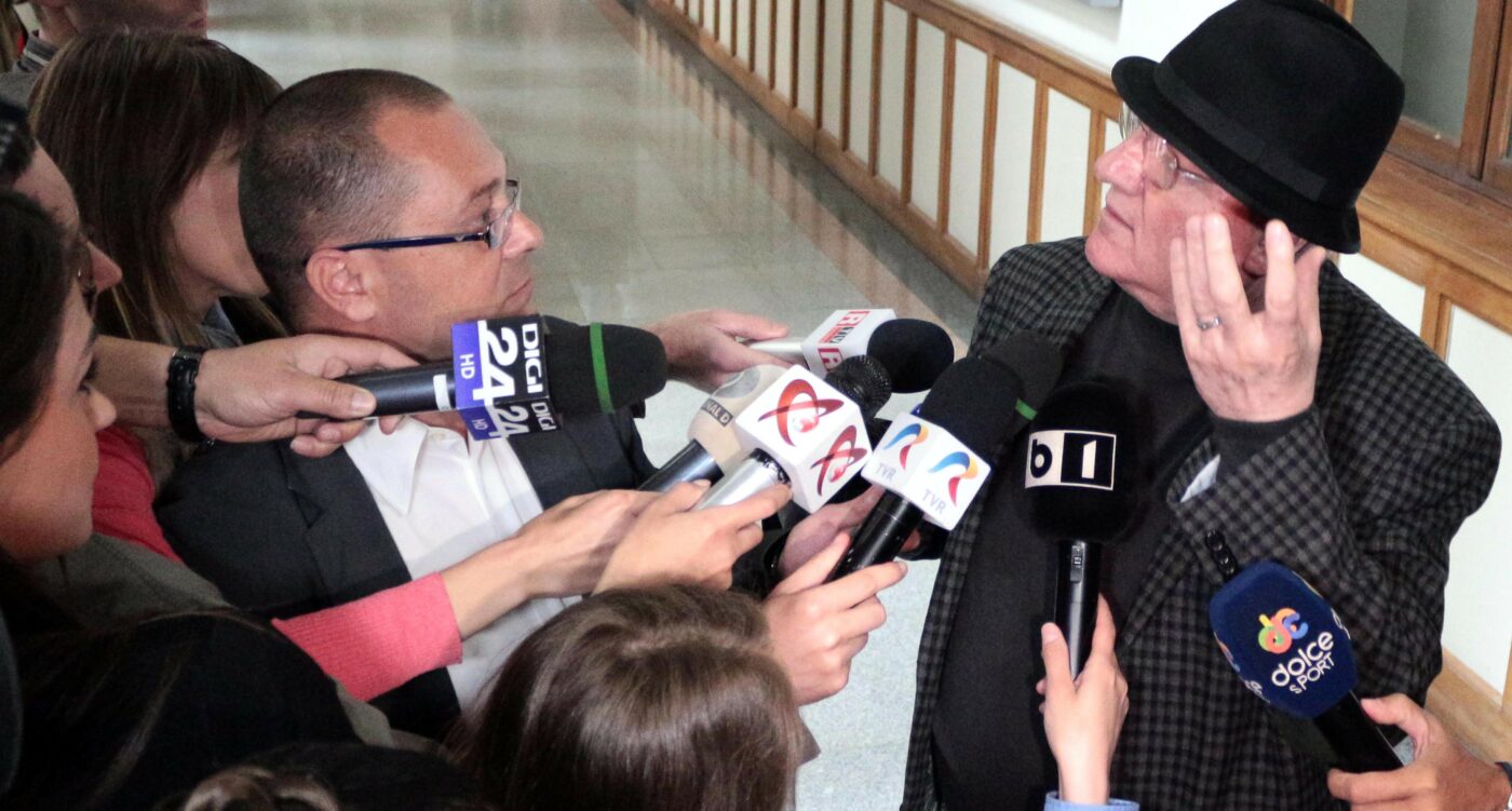 extra-mitica-dragomir-a-amutit-cand-a-vazut-cat-i-a-venit-factura-la-curent-si-s-a-luat-direct-de-bolojan:-e-ca-dracu-in-romania