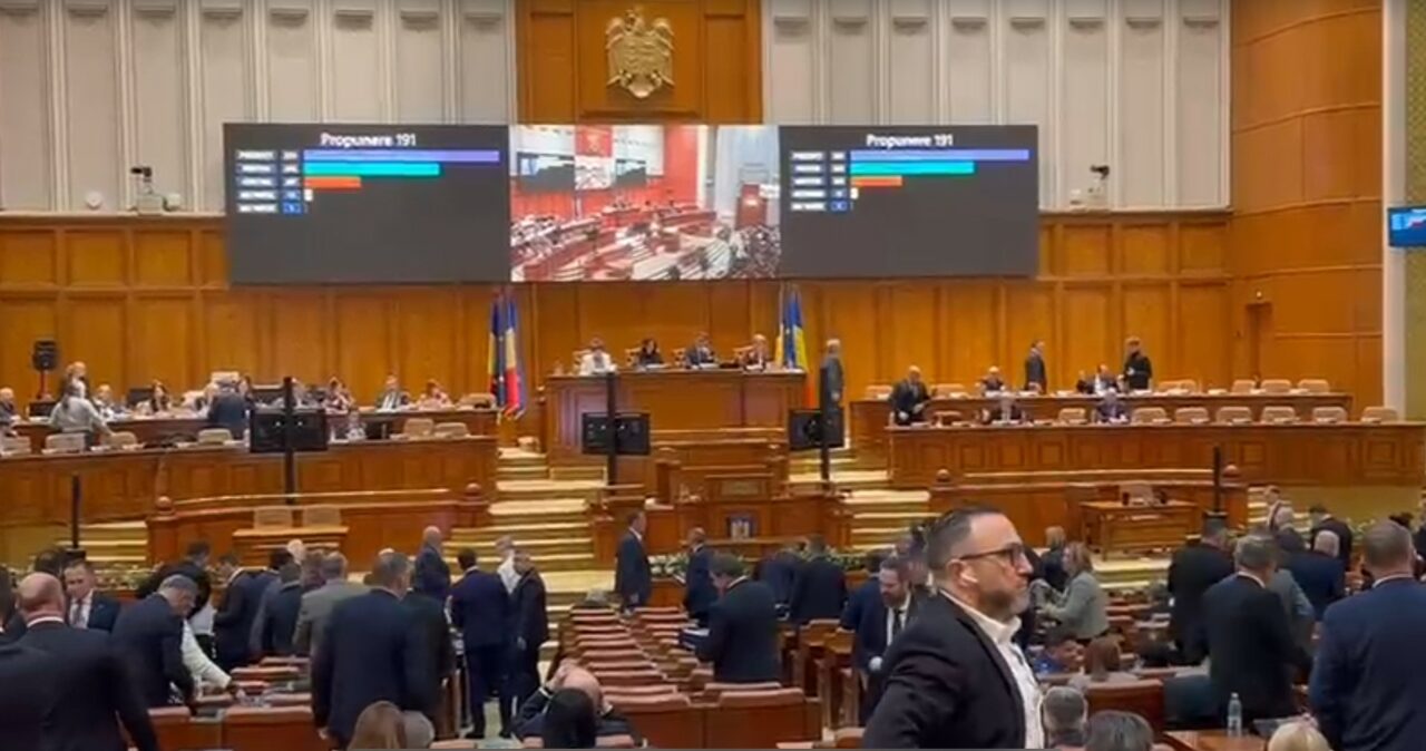 PSD cere lui Bolojan să acționeze privind prețul carburanților