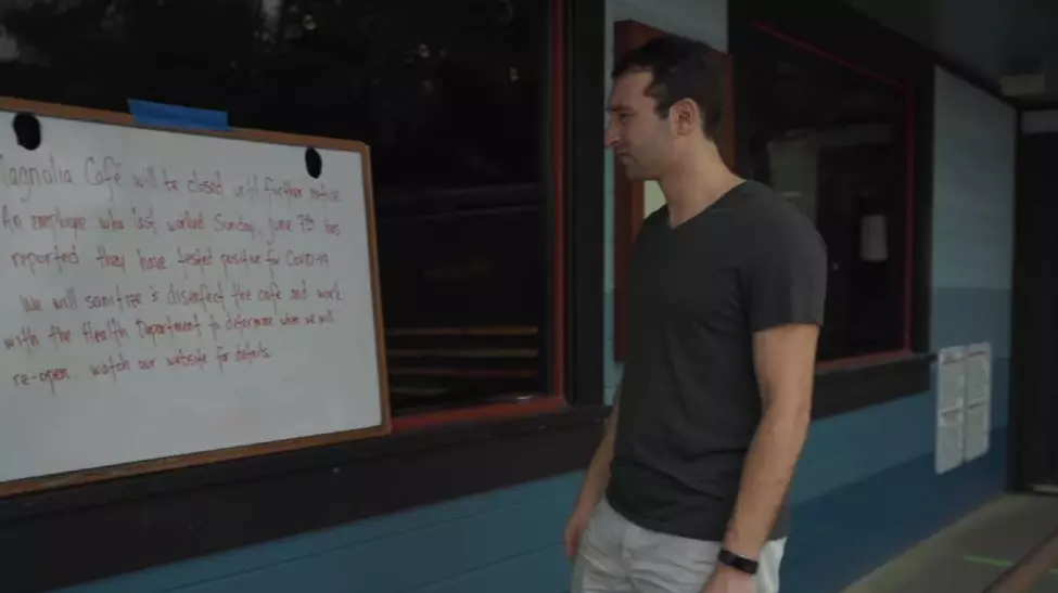 Milionarul și-a golit conturile și a rămas pe stradă pentru a demonstra că poate face 1.000.000 de dolari de la zero