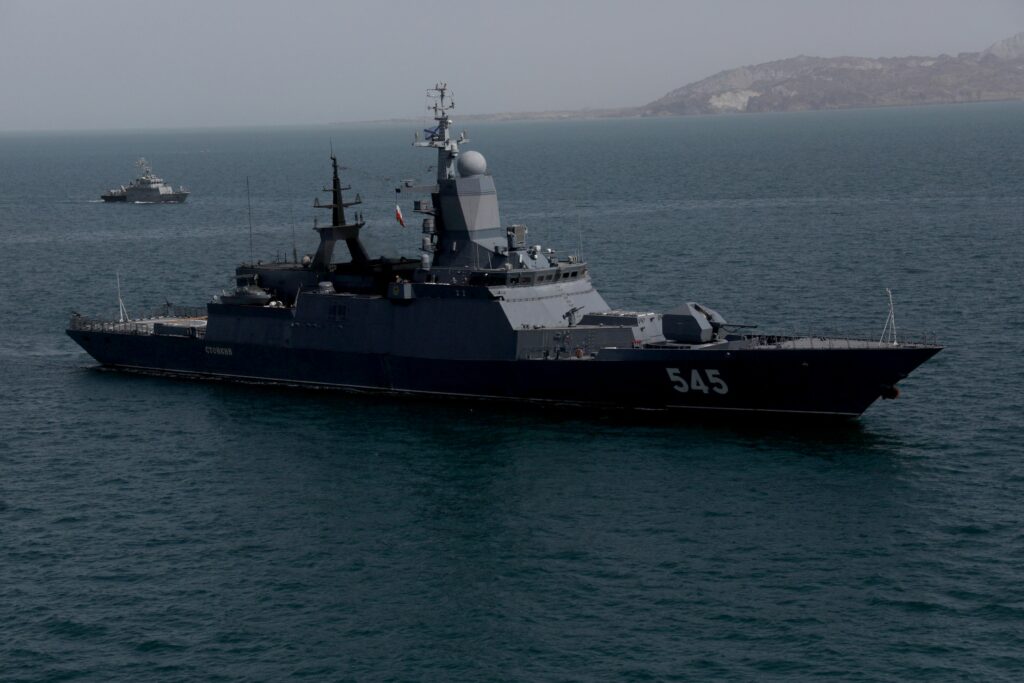 Iranul susține că strâmtoarea Ormuz este deschisă tuturor navelor, în afară de cele legate de inamic