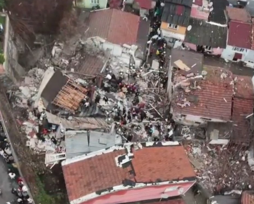 Două clădiri s-au prăbușit în Istanbul după o explozie de gaz