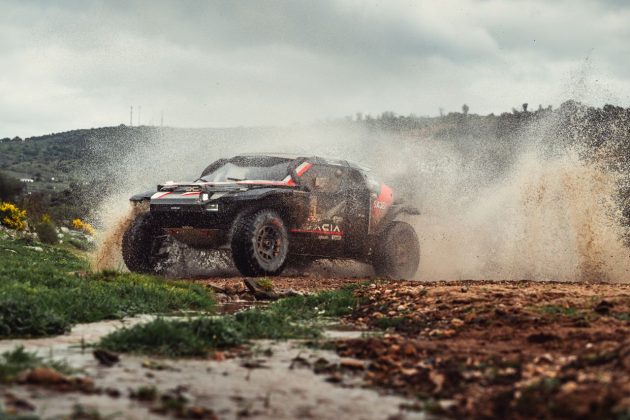 echipa-dacia-a-castigat-raliul-portugaliei-la-doua-luni-dupa-victoria-de-la-dakar