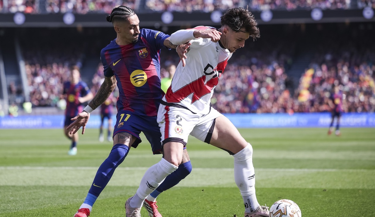 Specialist în arbitraj analizează faza cu atingerea lui Rațiu din penalty-ul Barcelona