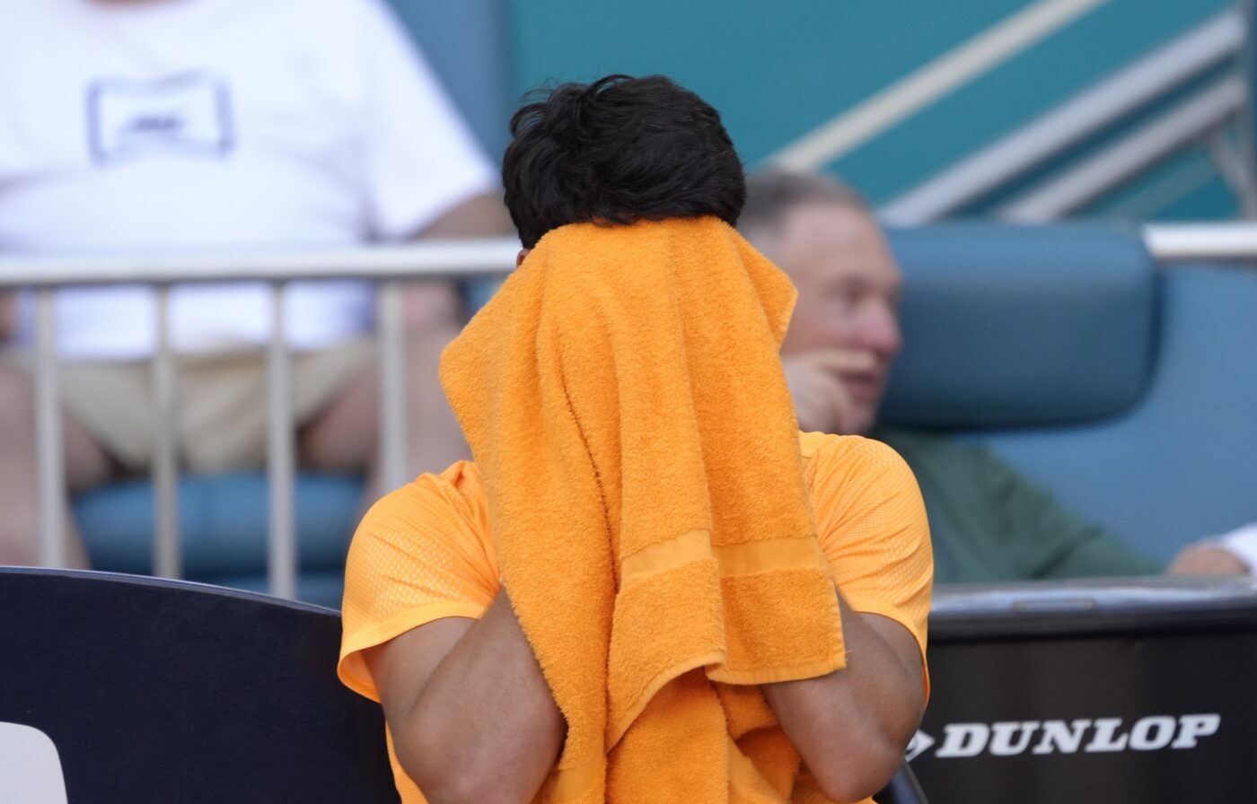 tenis-carlos-alcaraz-a-izbucnit-direct-pe-teren-si-a-tipat-la-echipa-lui:-plec-acasa-acum.-apoi,-a-pierdut-meciul-cu-korda