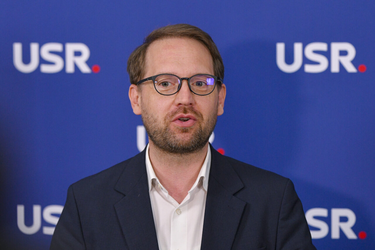 USR decide să rămână la guvernare cu condiția numirii Avocatului Poporului