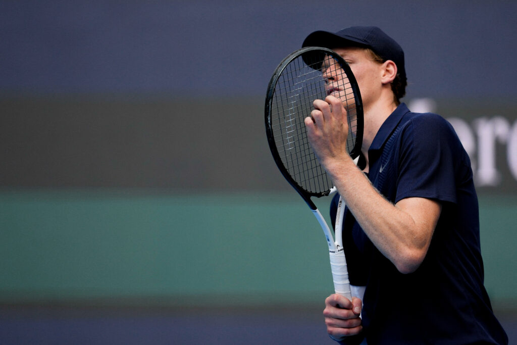 Sinner devine primul jucător care îl depășește pe Djokovic la Miami