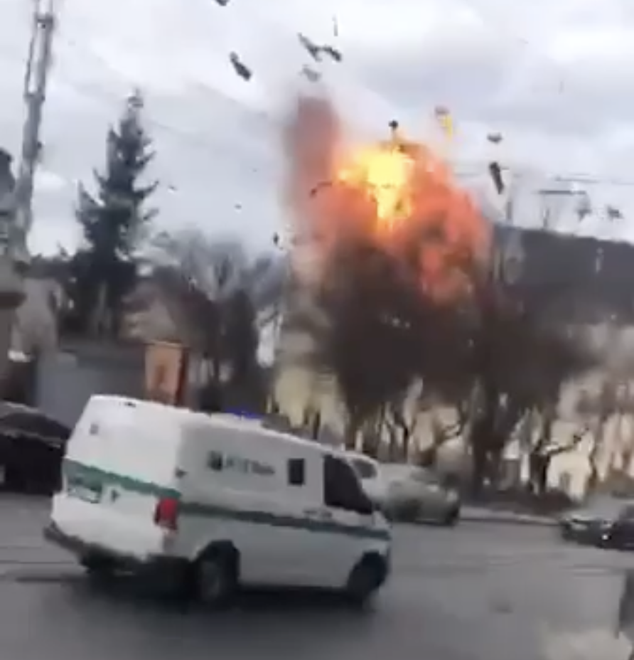 Rusia atacă Liov în Ucraina, o dronă lovește centrul orașului