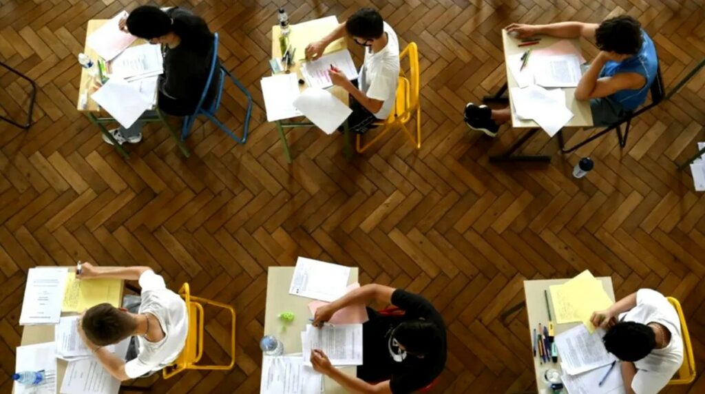 simulare-bacalaureat-2026.-elevii-sustin-azi-proba-la-alegere-a-profilului