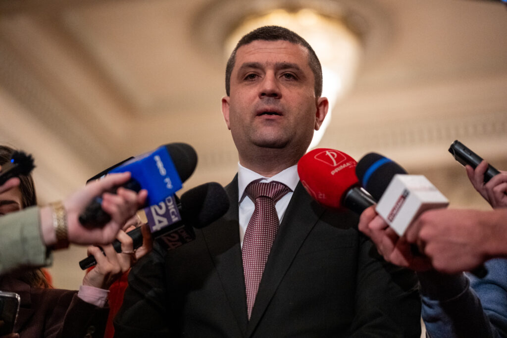 Ministrul Apărării: România va participa la reluarea traficului prin Strâmtoarea Ormuz