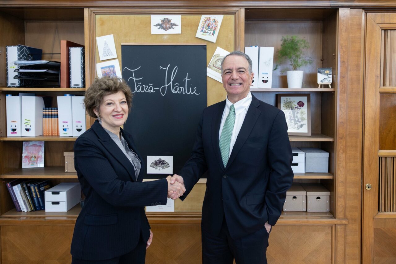 vicepremierul-oana-gheorghiu-s-a-intalnit-cu-ambasadorul-sua.-am-abordat-si-subiectul-celor-22-de-companii-de-stat-aflate-in-analiza