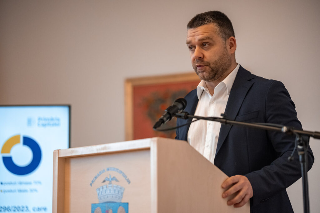 Ciprian Ciucu afirmă că Administrația Cimitirelor din București consumă bani fără a produce