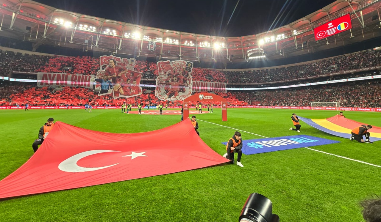 neverosimil!-cati-decibeli-au-inregistrat-aparatele-la-turcia-romania,-cand-fanii-gazdelor-s-au-dezlantuit