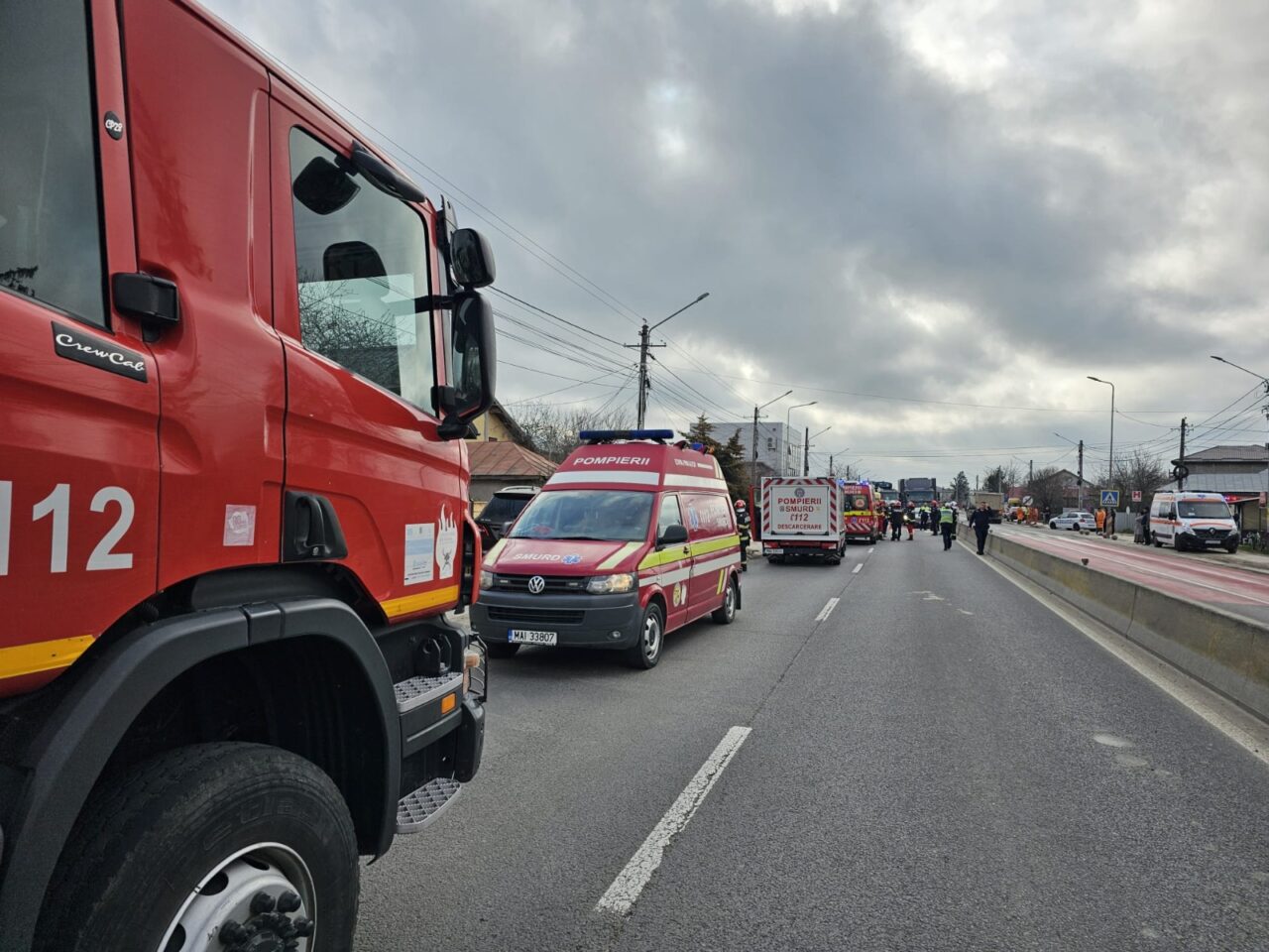 Accident în Dâmbovița între un autobuz cu elevi și un TIR