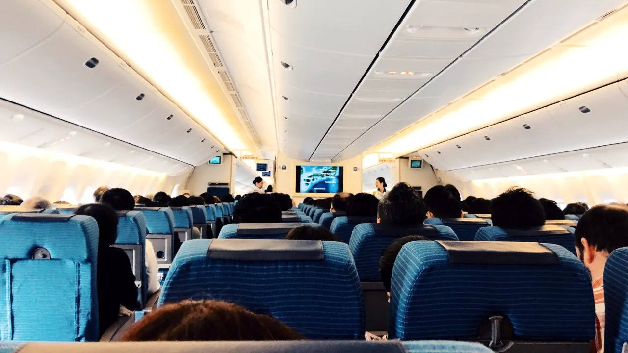 expert-aeroportuar-ce-locuri-nu-trebuie-sa-rezervi-niciodata-in-avion.-care-sunt-riscurile