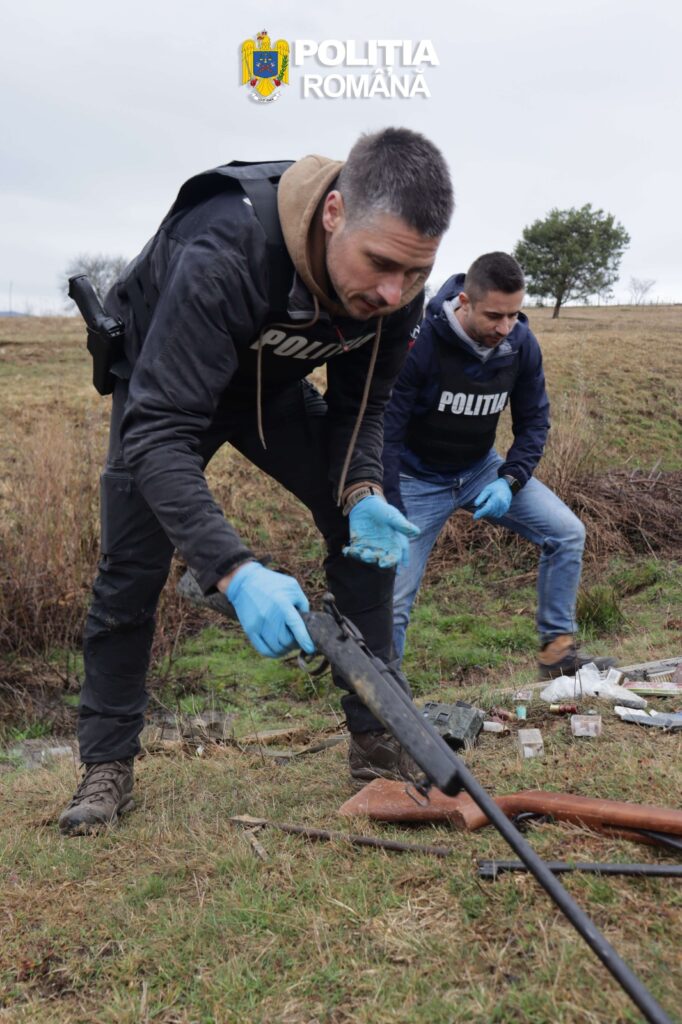 arme-folosite-la-braconaj,-ridicate-de-politisti-in-urma-unor-perchezitii-in-bistrita-nasaud