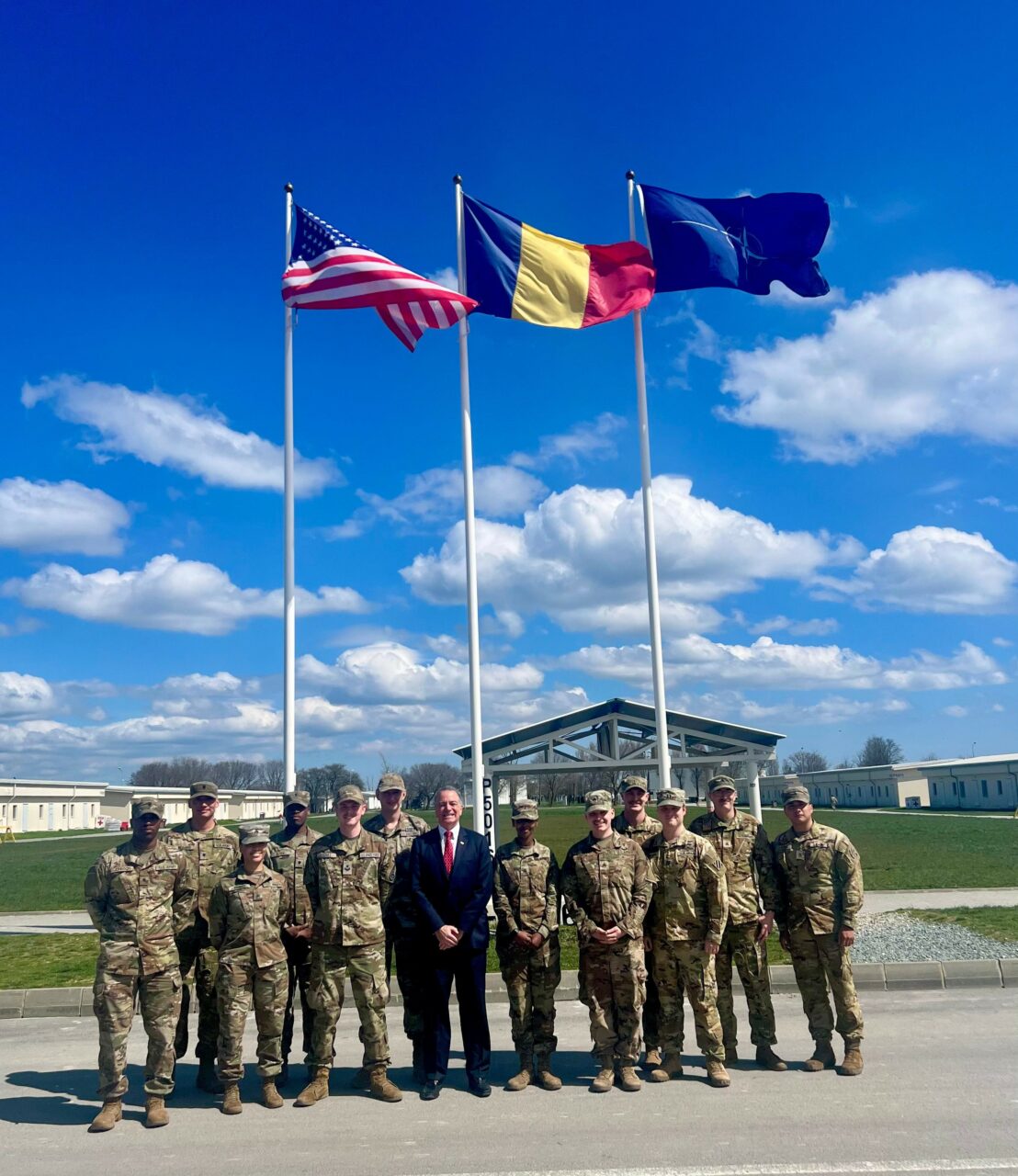 Ambasadorul SUA a vizitat prioritare trupele din baza Mihail Kogălniceanu