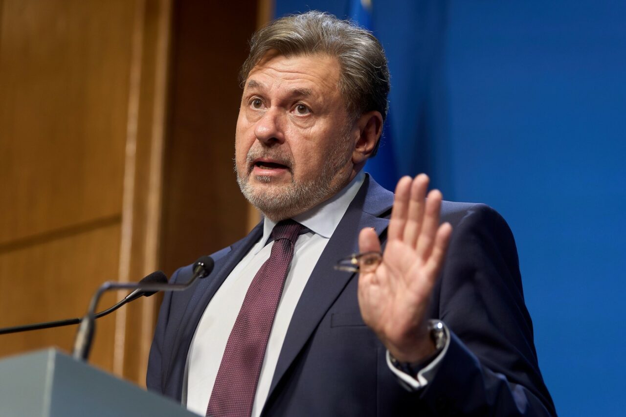 Alexandru Rafila, ministrul Sănătății, comentează blocarea achizițiilor de vaccinuri Pfizer și Moderna