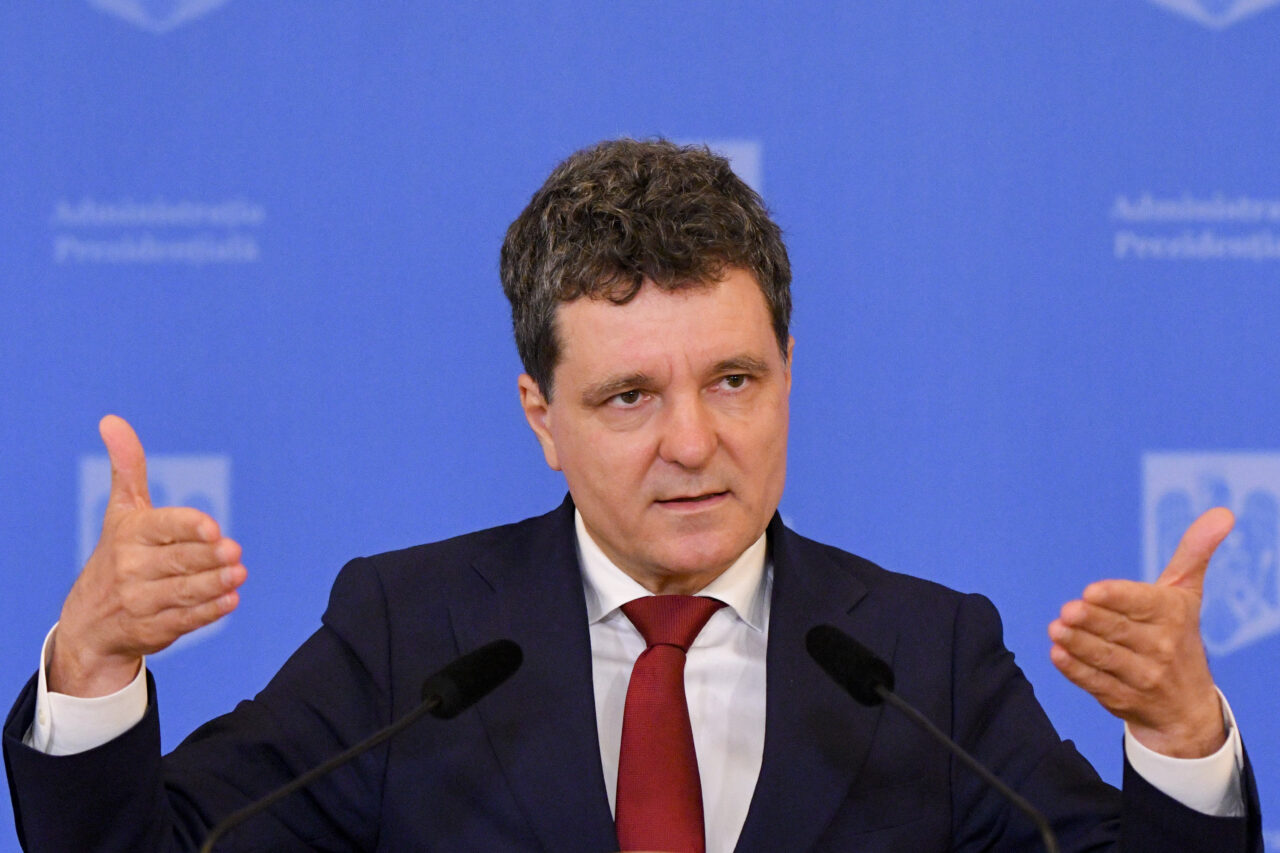 Nicușor Dan solicită autorităților o mai mare atenție în protejarea obiectelor de patrimoniu