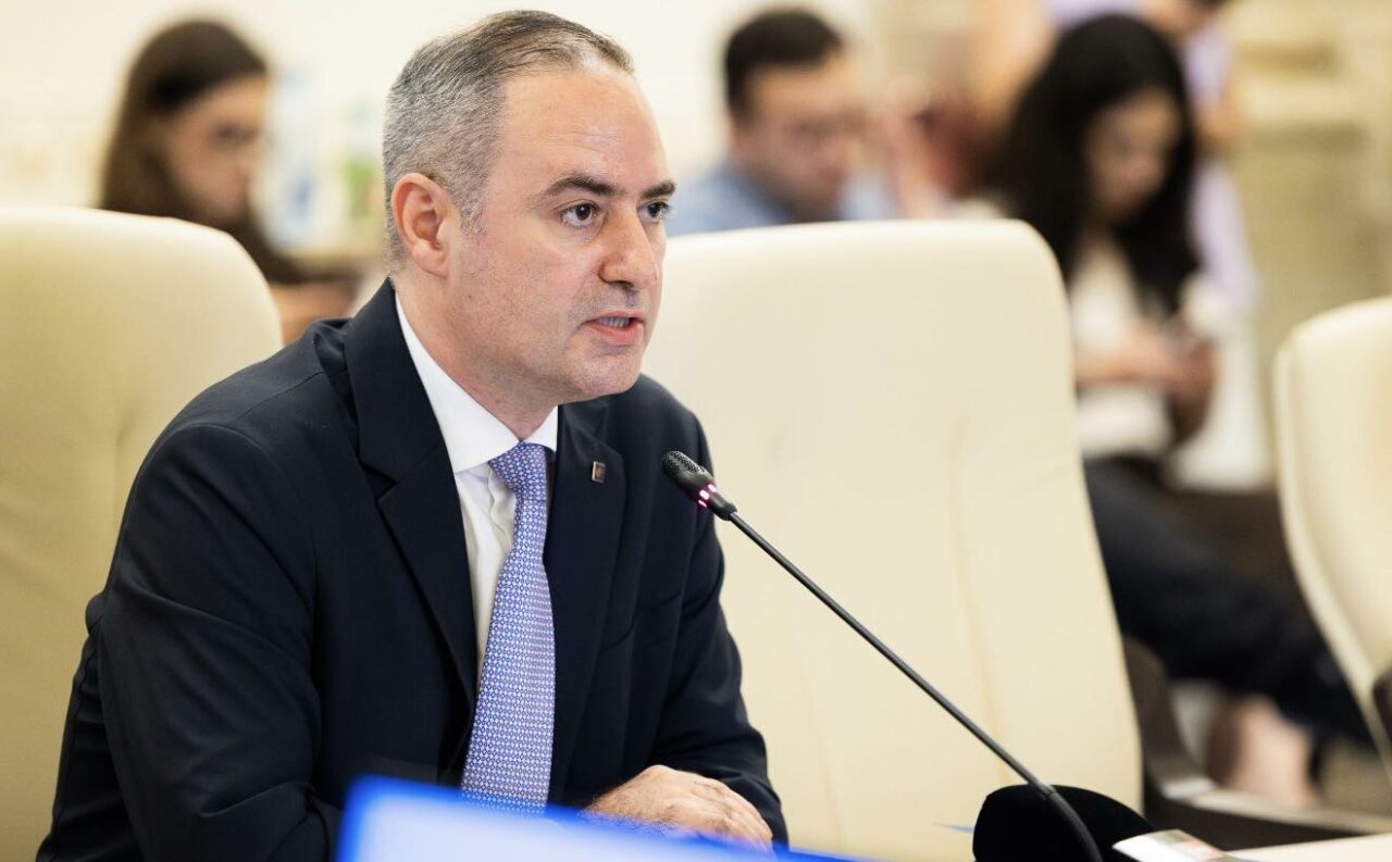 ministerul-de-finante-creste-valoarea-tichetelor-culturale-si-de-cresa