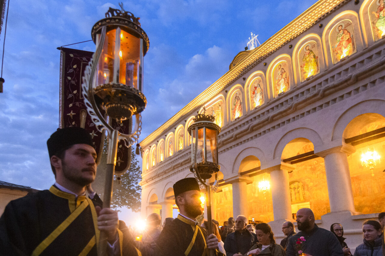 Programul de Paște al Patriarhiei și detalii despre Denii și Lumina