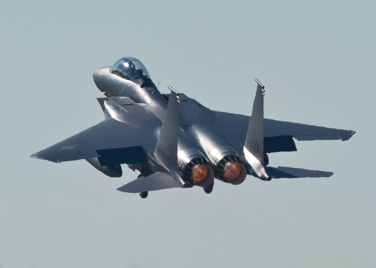 Informații despre avioanele F-15 și viteza lor înainte de sosire