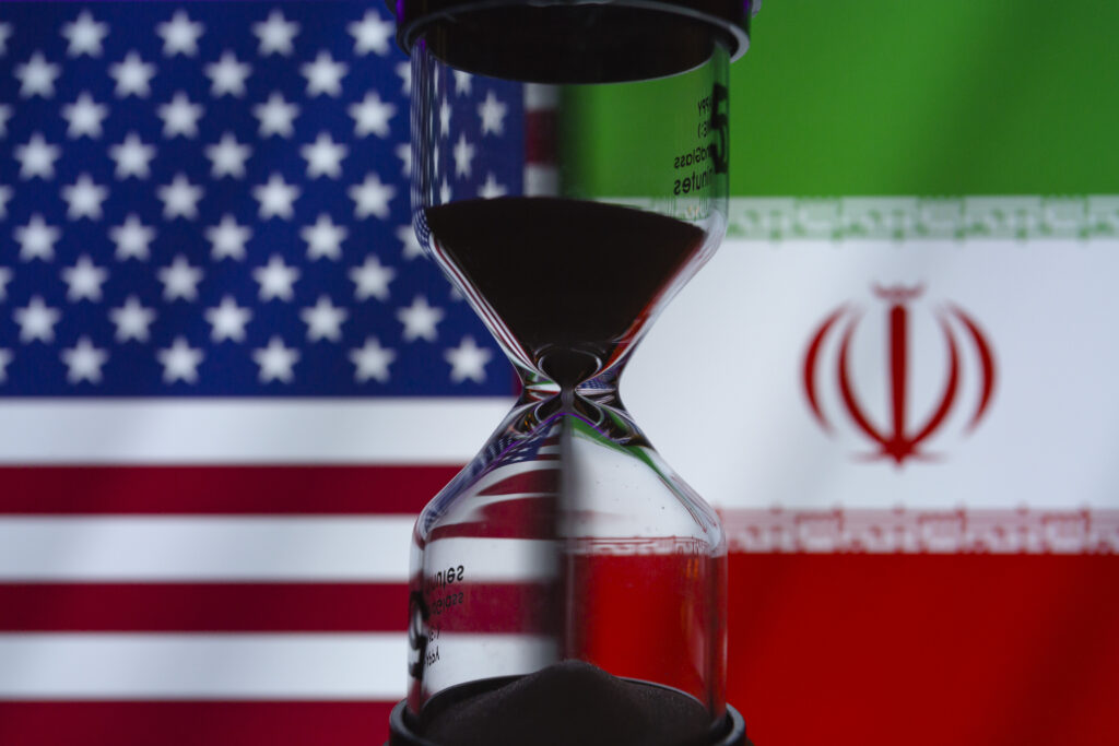 analiza-foreign-affairs:-teheranul-ar-trebui-sa-declare-victoria-si-sa-forteze-un-acord-amplu-cu-washingtonul