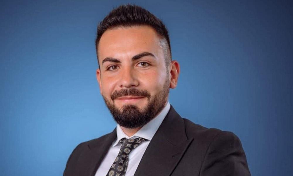 un-primar-din-dambovita-e-acuzat-ca-a-luat-mita-pantofi-si-dadea-cozonaci-pentru-voturi.-anchetatorii-spun-ca-era-ajutat-si-de-doi-politisti-din-ilfov