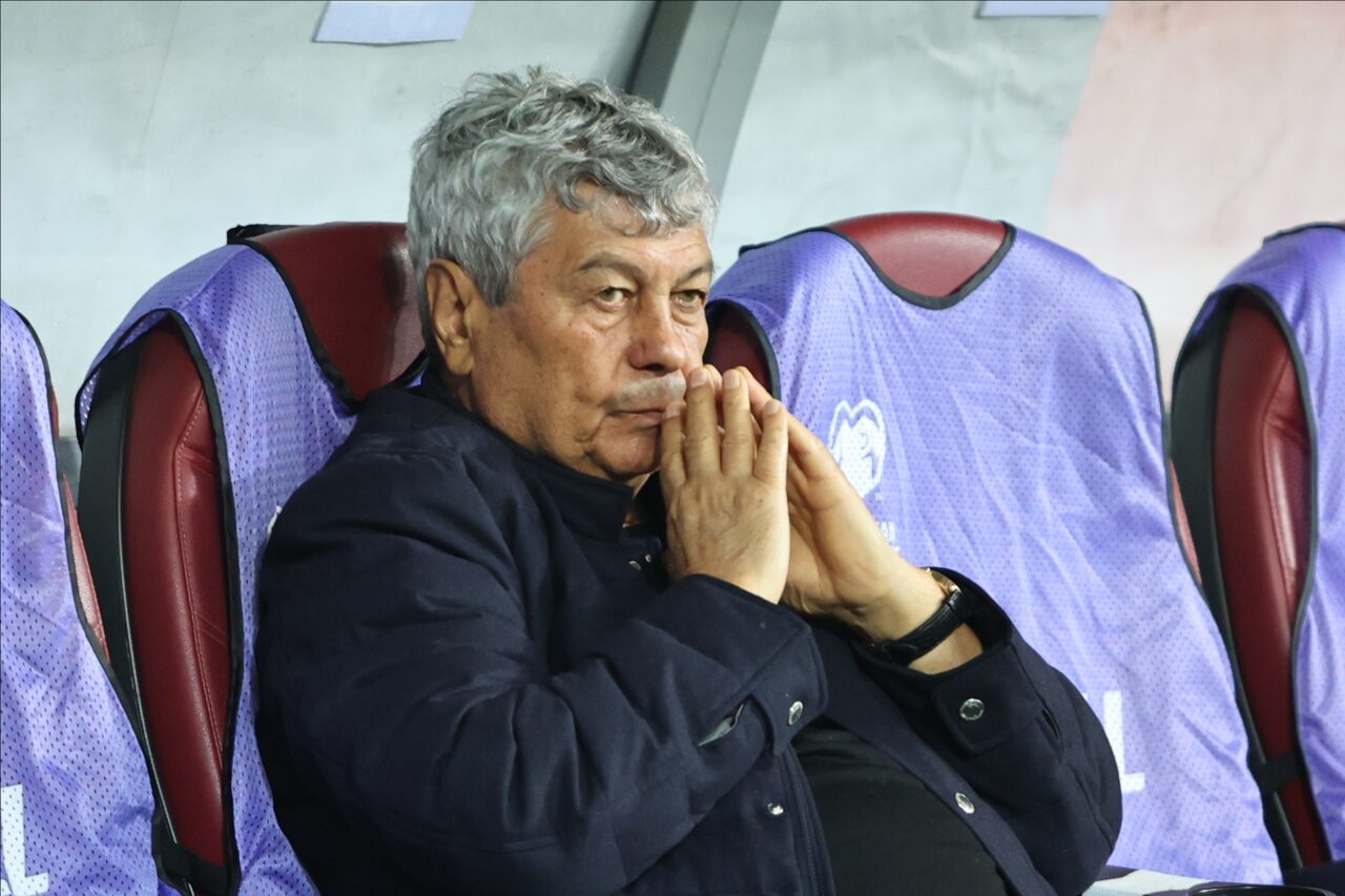 Mircea Lucescu, internat la ATI, starea sa rămâne critică