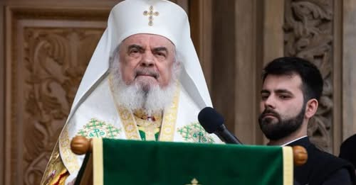 patriarhul-daniel,-mesaj-de-condoleante-si-omagiu-pentru-mircea-lucescu:-biserica-ortodoxa-romana-i-a-aratat-recunostinta-prin-pomenirea-in-rugaciune-si-distinctii