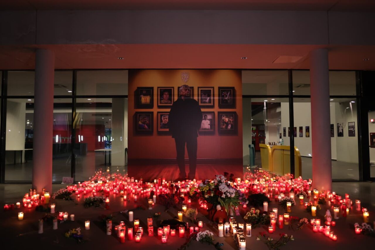 omagiu-pentru-mircea-lucescu.-fanii-isi-pot-lua-ramas-bun-de-la-il-luce,-la-arena-nationala,-si-astazi,-pana-la-ora-20:00