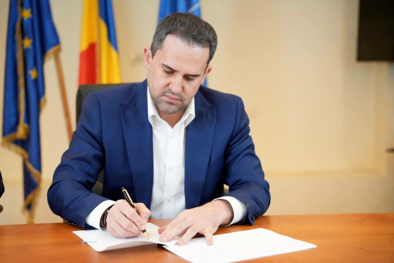 Ministrul Transporturilor anunță proiecte de înlocuire a mașinilor de informații cu fonduri europene