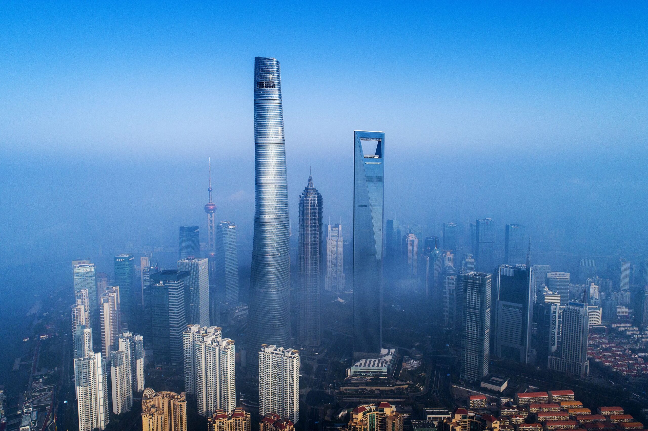 cea-mai-inalta-cladire-din-lume,-aproape-gata.-dupa-18-ani-de-asteptare,-zgarie-norul-din-china-va-fi-inaugurat