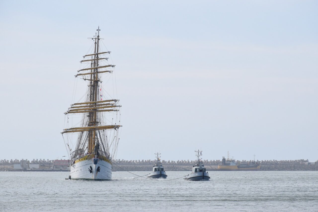 Nava-școală Mircea pleacă într-o nouă misiune cu zeci de cadeți