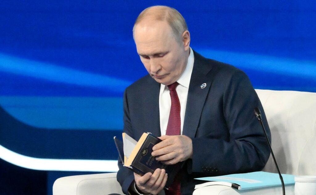 kremlinul-ia-act-de-criticile-aparute-dupa-ce-un-blogger-l-a-avertizat-pe-putin-ca-rusii-stramtorati-ar-putea-sa-se-revolte