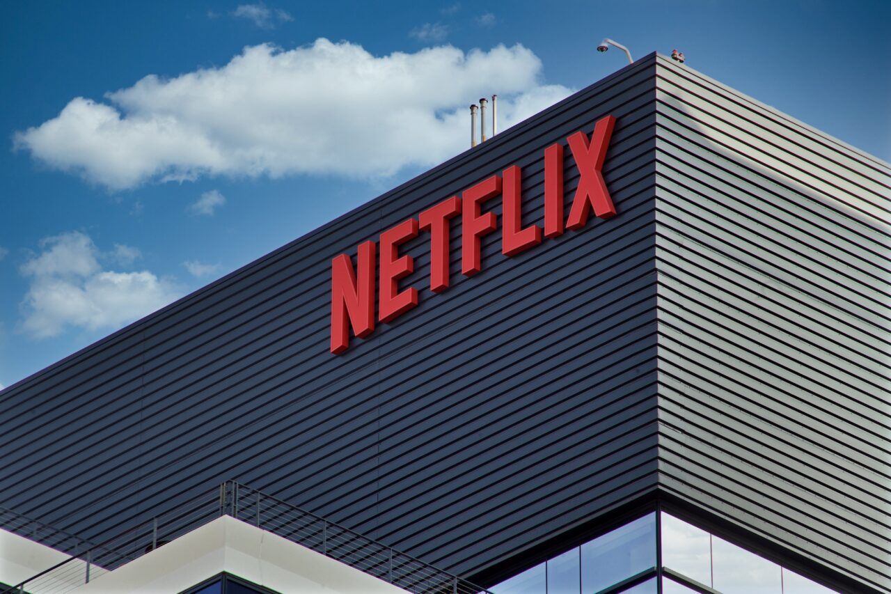 Acțiunile Netflix au scăzut cu până la 10% după anunțurile pentru următorul trimestru