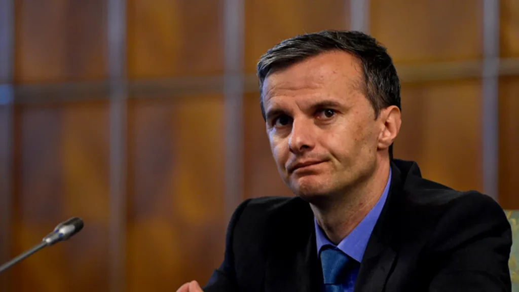 cristian-socol-explica-miza-vanzarii-actiunilor-companiilor-de-stat:-control-strategic,-deficit-bugetar-si-riscuri-economice